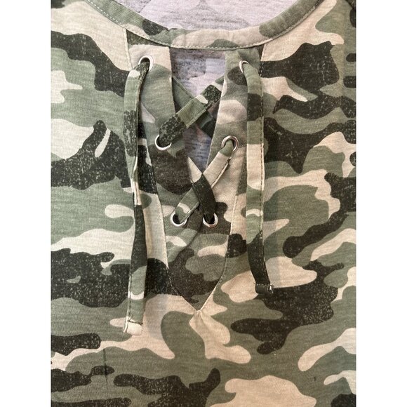 Bobbie Brooks Ladies Camo Lace-Up Neck Top Size 2X Short Sleeve Casual Shirt - Picture 2 of 6